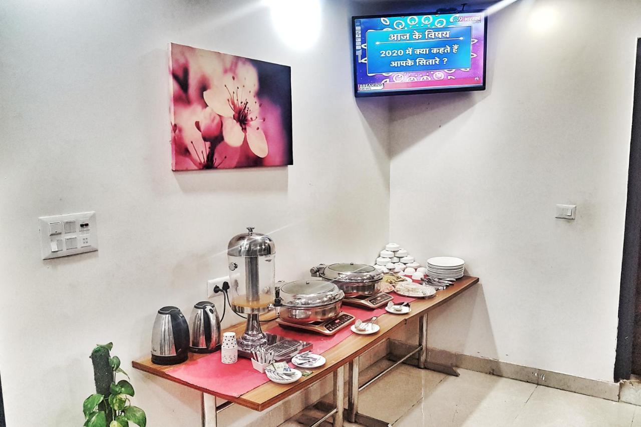Hotel Aerocity Purple Orchid Új-Delhi Kültér fotó