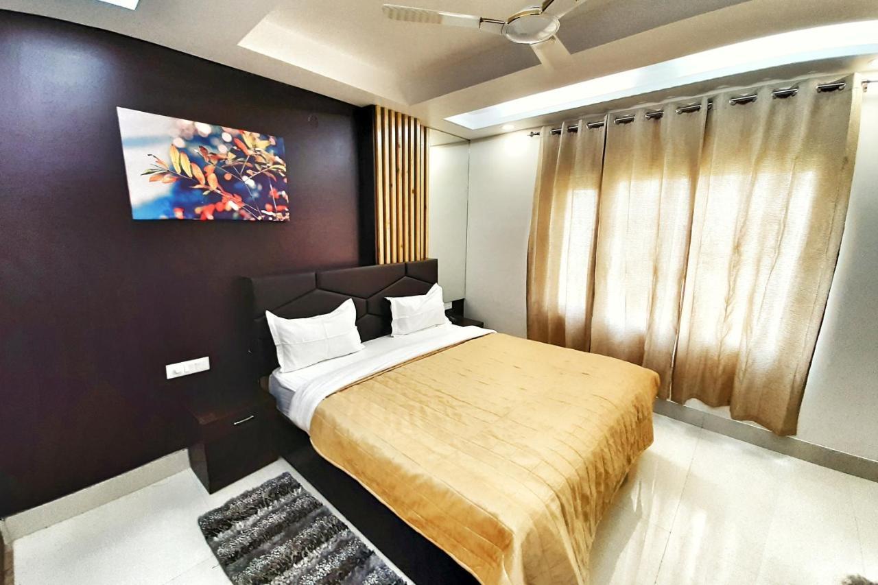 Hotel Aerocity Purple Orchid Új-Delhi Kültér fotó