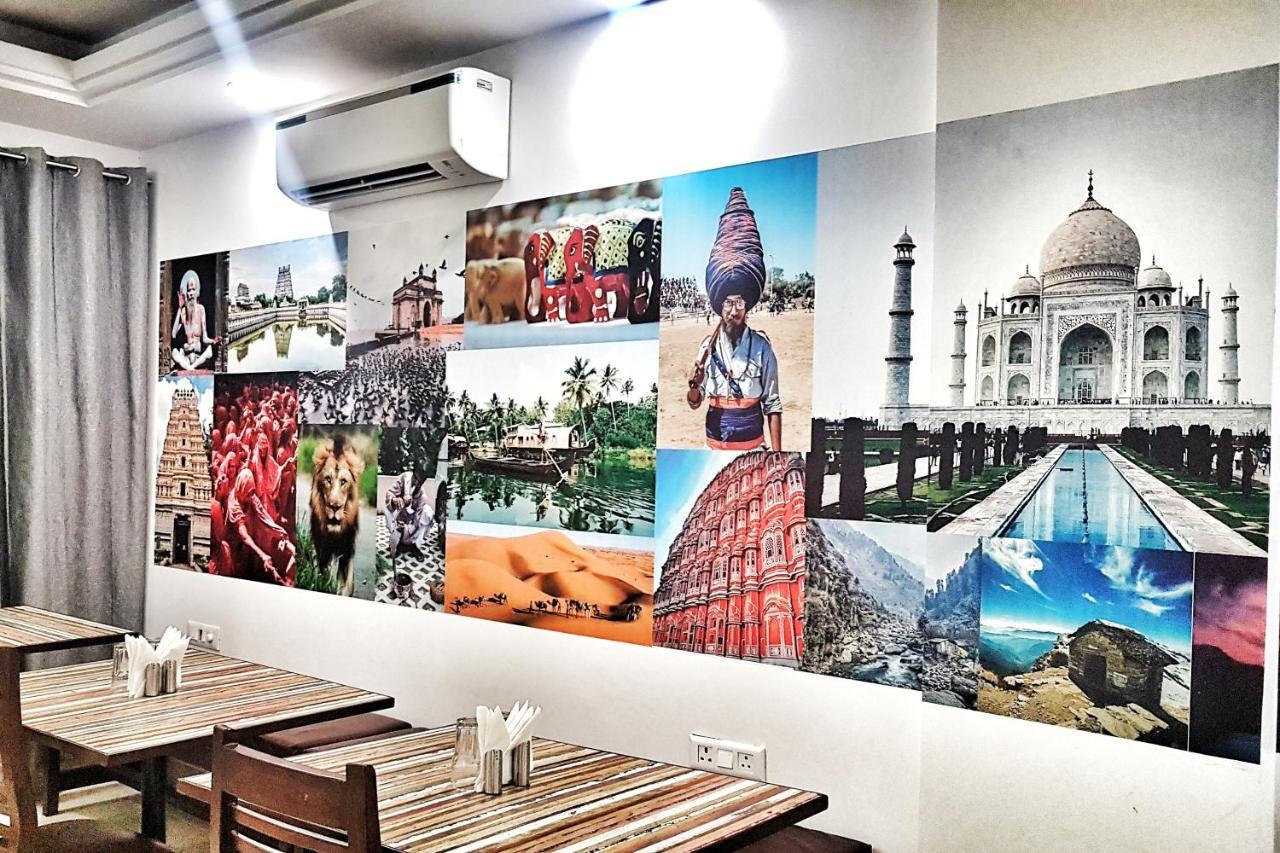 Hotel Aerocity Purple Orchid Új-Delhi Kültér fotó